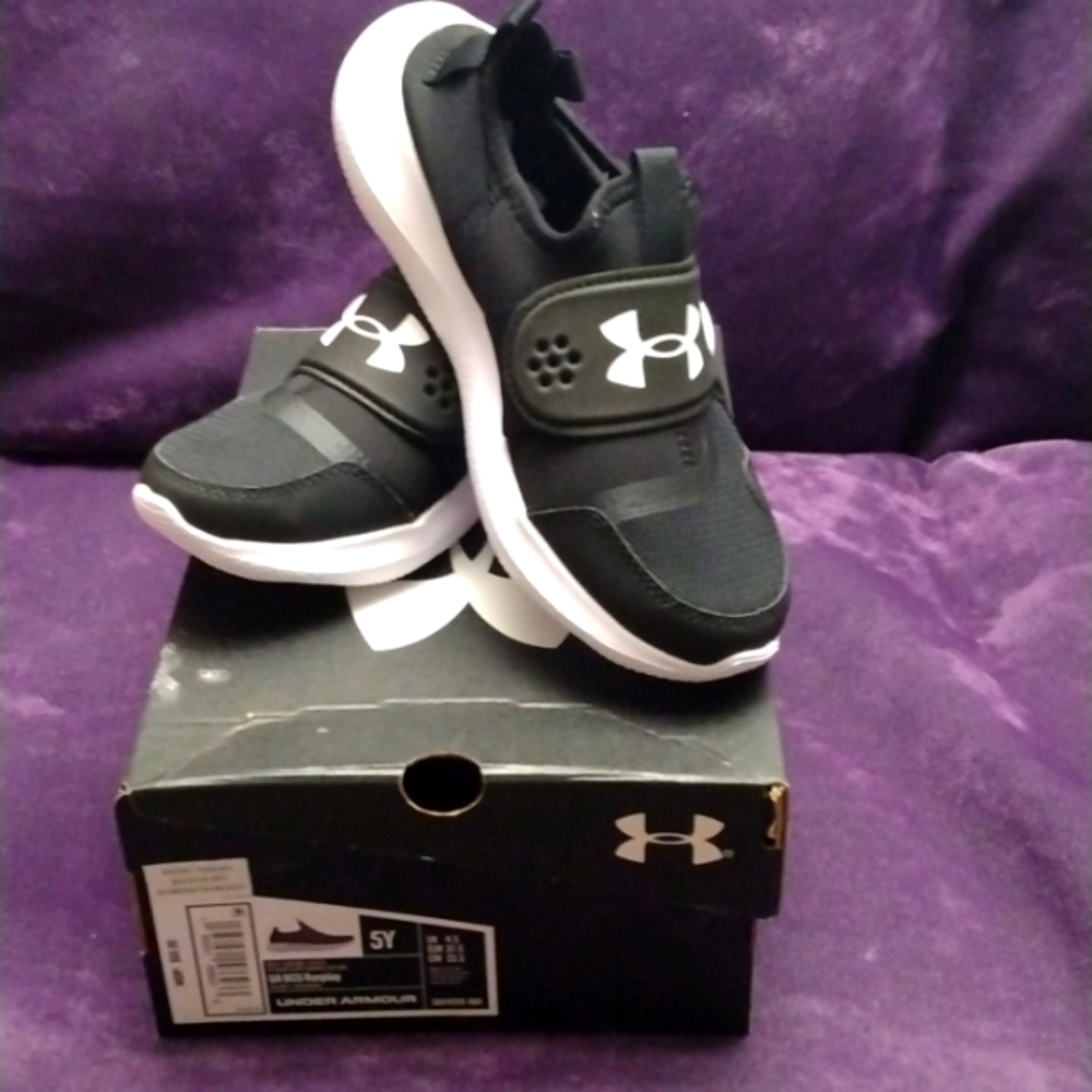 Under armour youth girls shoe